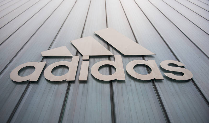 Sponsorless Celtic Adidas away tops near sell out within hours of pre-order