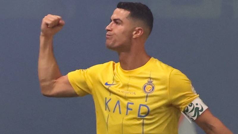 Cristiano Ronaldo makes the most of some terrible defending and fires through a plume of smoke to score the first of two goals in Al-Nassr’s win over Al-Ahli – another big-spending team backed by Saudi Arabia’s PIF