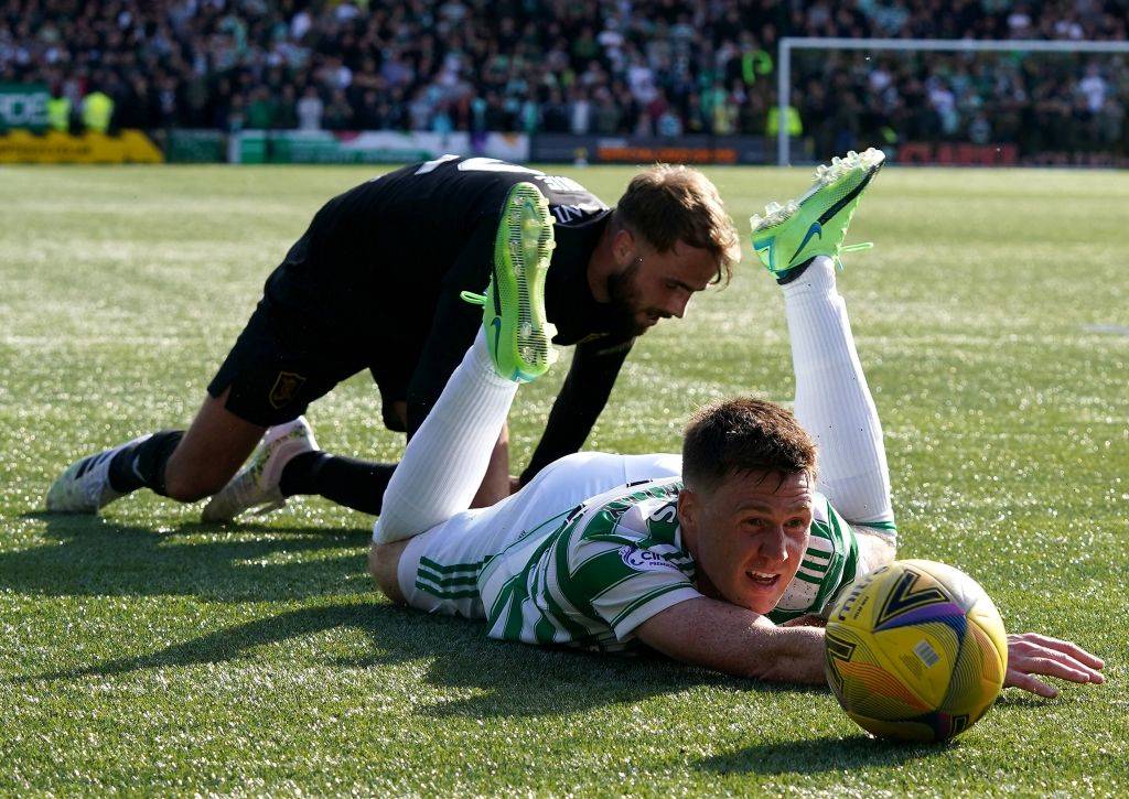 Video: James McCarthy Missing From Celtic FC Team Photoshoot 2023/24 ...