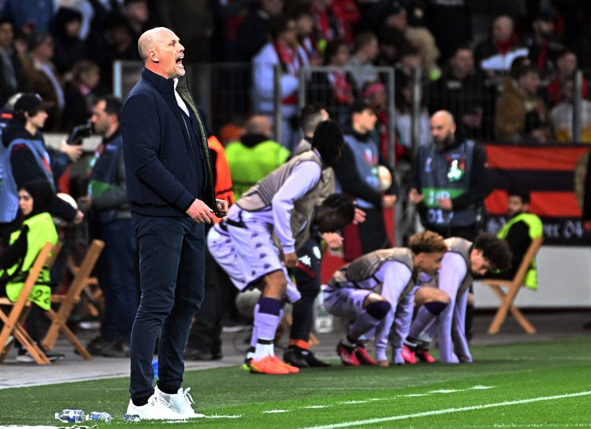 ‘That’s a proper, centralised knot in the tie’ ‘it’s a promising start