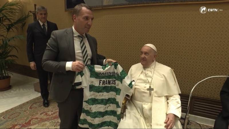 Video: Celtic manager, players and board meet Pope Francis