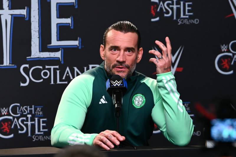 WWE star trolls Rangers-daft McIntyre by wearing Celtic top