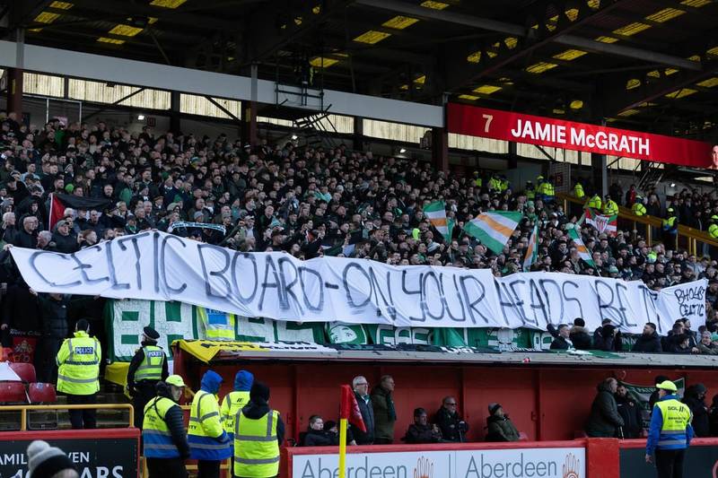 Celtic fans take aim at board with banner display and Peter Lawwell chants in Aberdeen draw